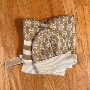 NEW Michael Kors Hat & Scarf Set